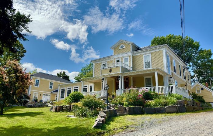 Tattingstone Inn