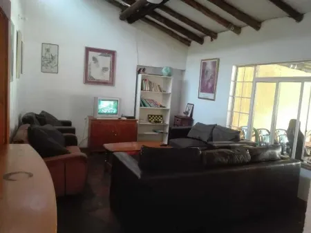 Randburg Boarding Hostel Отели рядом с достопримечательностью «Йоханнесбург Зу»