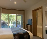 Eugenies Inverloch - parking