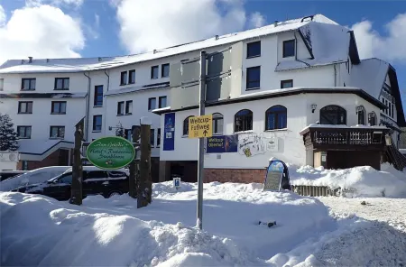 Hotel Zum Gründle Отели в г. Штютцербах