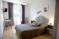 Logis Hôtel Castel Mouisson Hotels in Graveson