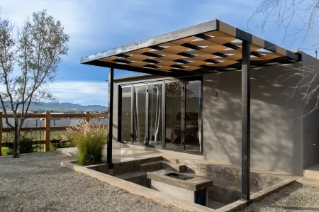 MiLu Отели рядом с достопримечательностью «Adobe Guadalupe Vineyards & Inn Aztec Breeding Farm»