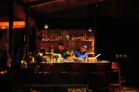 綠洲崖海灘飯店 - 酒吧