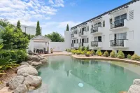 Villa Vaucluse Apartments - Condos
