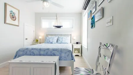 Cozy Cape Cod Cottage - Private Pool & Beaches - Dennis Port, MA