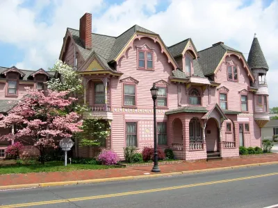 The Towers Bed & Breakfast Hotels near Isn't She Lovely Spa