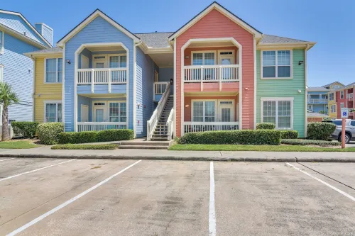 Steps to Beach & Seawall! Galveston Condo w/ Pool - Condos