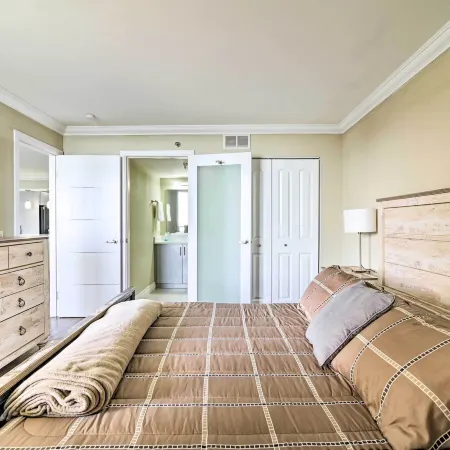 Waterfront Condo: Resort Pool, Tennis & Beach