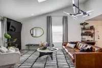 Stylish Allen Home Near Watters Creek Village