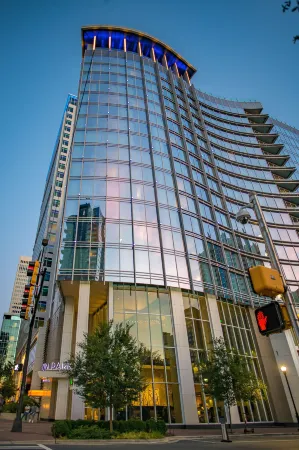 Kimpton Tryon Park Hotel Отели рядом с достопримечательностью «Спектрум-центр»