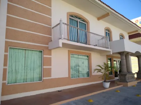 Hotel Santander Inn & Suites