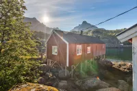 Lofoten Cottages Hotels in Leknes