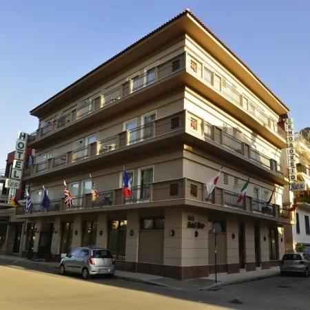 Rex Hotel