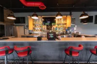 Prestige Harbourfront Resort, WorldHotels Luxury - bar