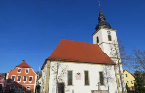 布爾格哈斯拉赫紅馬酒店