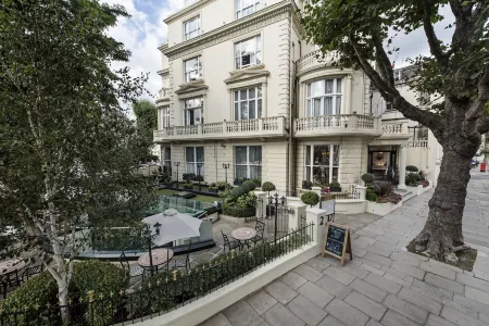 The Colonnade Hotel