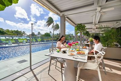 レストラン ホリデイ・イン ケアンズ ハーバーサイドの写真