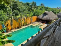SurfNest Hostel - en bord de mer