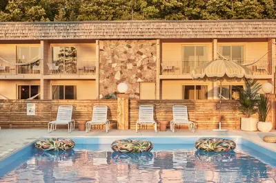 The June Motel, Sauble Beach