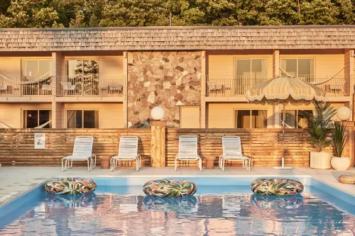 The June Motel, Sauble Beach Hotels in Wiarton