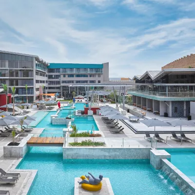 حياة سنتريك كايرو ويست Hotels near القرية الكونية في 6 أكتوبر
