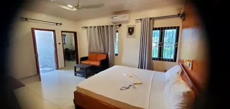 Hôtel Loubna Évolution Отели в г. Пауиньян