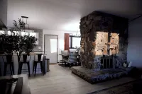 Watch the Northern Lights from the Deck and the Jacuzzi! Roast by a Cozy Fire!