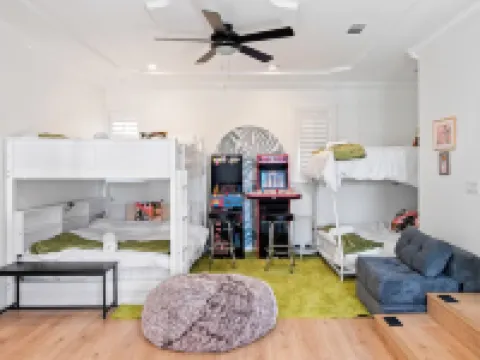 Vibrant 3.5-acre Paso Escape with Pool, Hot Tub & Views! Hoteles en Templeton