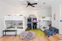 Vibrant 3.5-acre Paso Escape with Pool, Hot Tub & Views! Hotel a Templeton