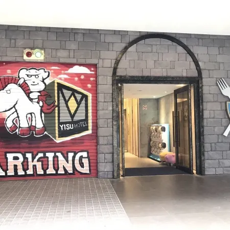 Fairytale YiSu Hot Spring Hotel