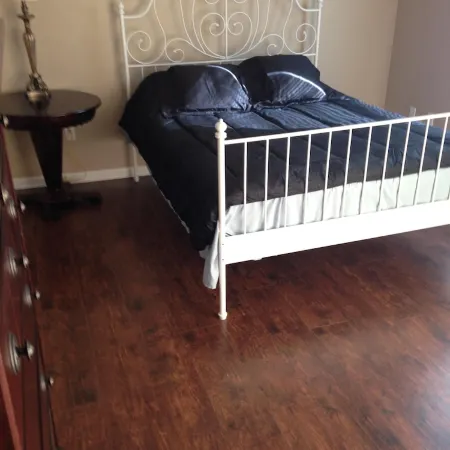 Beautiful 2 Bedroom Luxury Loft in the heart of Aurora