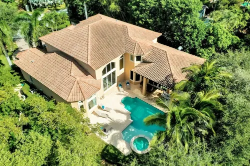 Luxurious Beach Home/Walk To Fun Beach/Gamer Room/Mins. to Downtown DelRay/WiFi