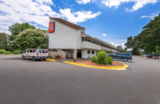 Econo Lodge Charlotte Airport Hotels in Mecklenburg County