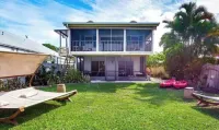 Manatee Pocket! 3 Bedrooms 1 Bathroom. Right on the water!