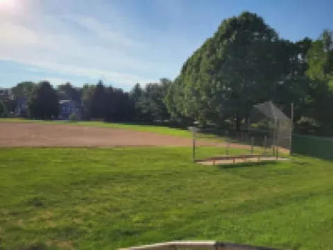 Towson Beautiful Home 5 minutes from Everything Towson タウソンのホテル