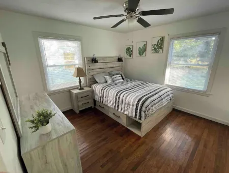 James’ Modern Cheerful Home!