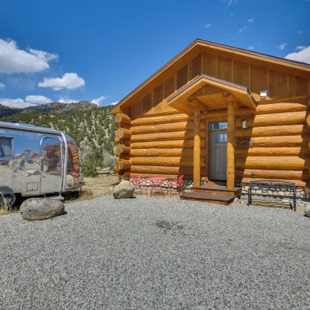 Cozy Riverfront Cabin ~ 1 Mi to Buena Vista