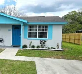 This centrally located unit offers full kitchen and washer-dryer machine. Hotels in Port Richey
