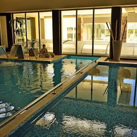 Rayentray Grand Hotel