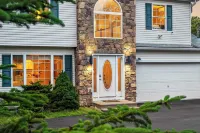 Birch Hollow Cozy Poconos Home w/ Fireplace, Soaking Tub & Kids Play Area