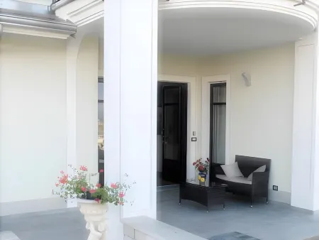 Eremes Rooms & Apartments