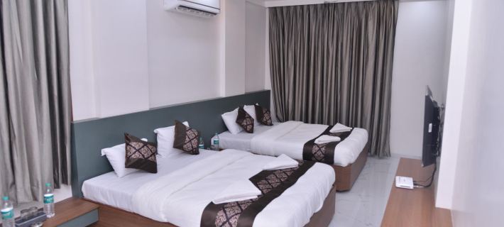 Hotel D Square Hotele w: Ahmednagar
