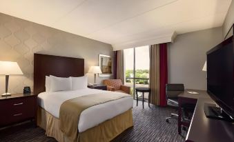 DoubleTree by Hilton Detroit - Dearborn