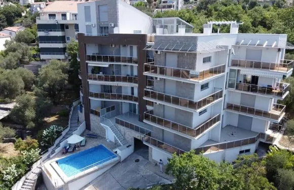 波朗諾全景海景公寓