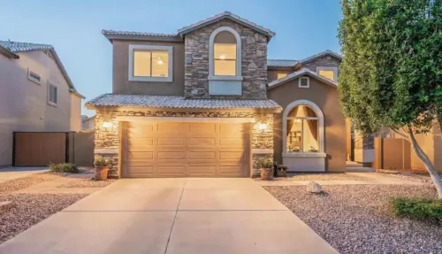Cleanest three bedroom home in Surprise!