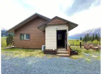 AlaskanTreasure-Amazing Mountain and Lake Views