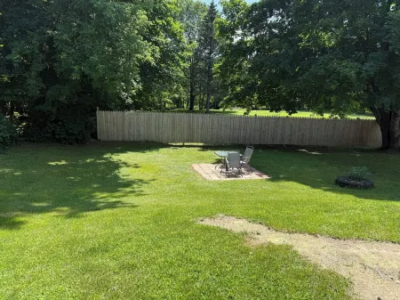 Rustic intown country apartment on the Moosehead trail