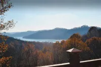 Hilltop Cabin with River View!
