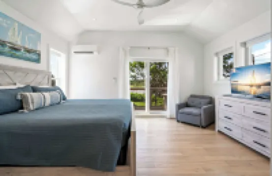 Latitude Adjustment Walk to Beach & Dining!