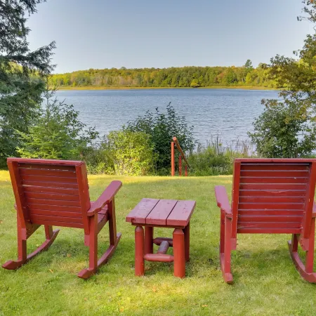 Cozy Lakefront Cabin w/ Indoor Gas Fireplace!